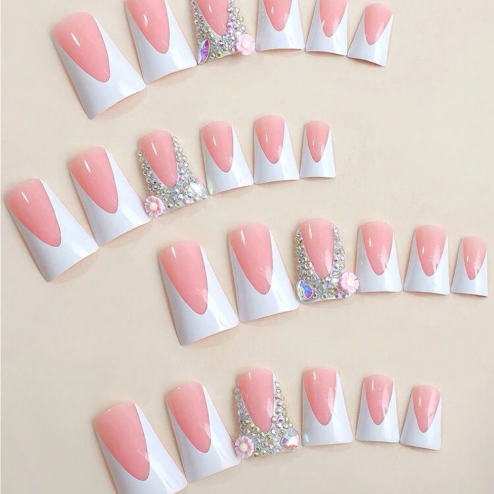 24pc Nail Set 💅 - Picture 4 of 4